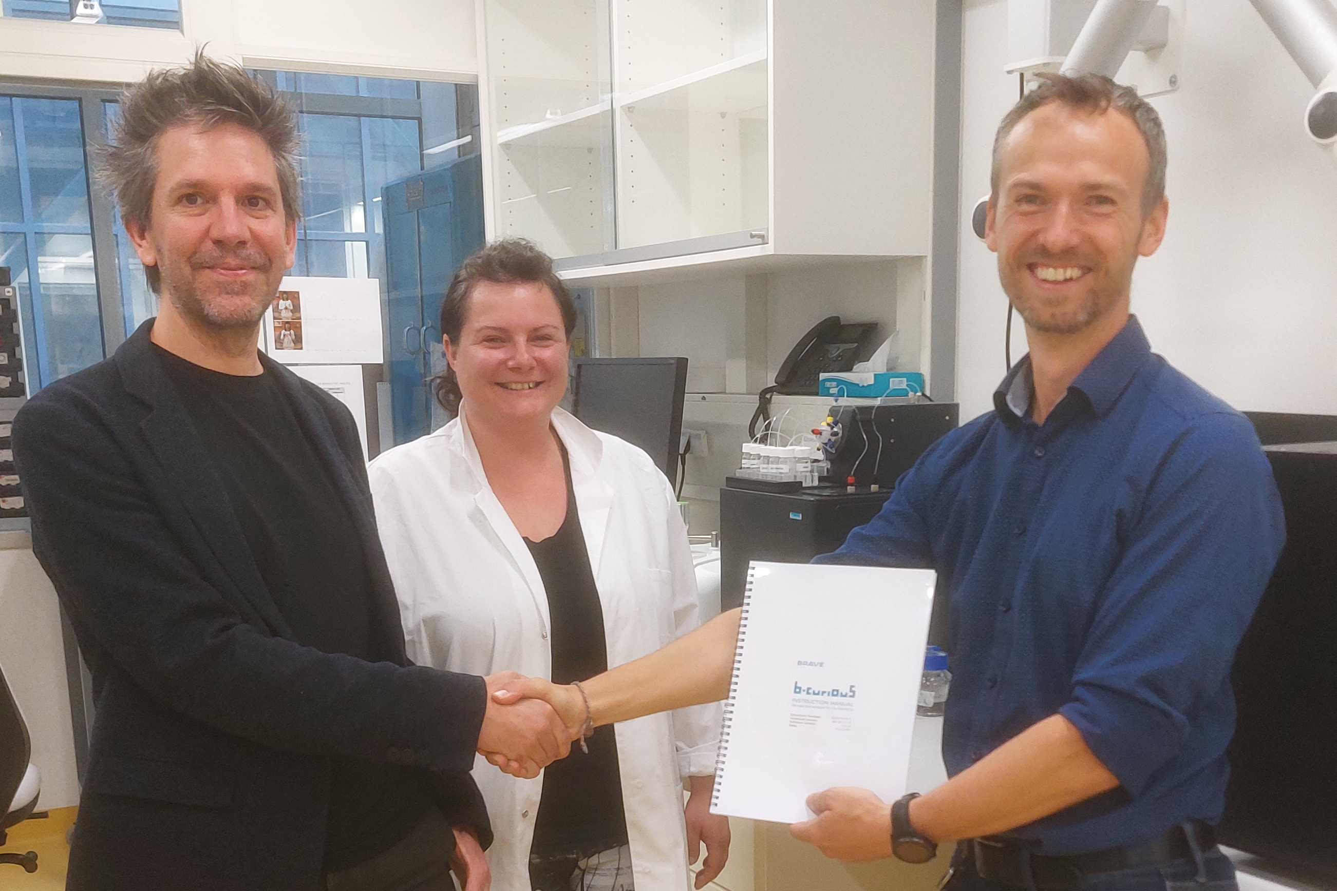 Official handover to Tobias Madl